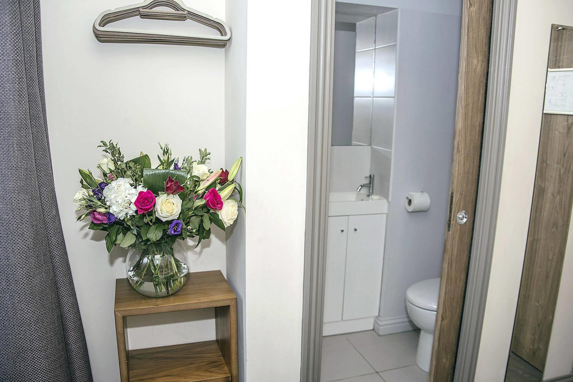 Base Serviced Apartments - City Road Chester Exterior foto